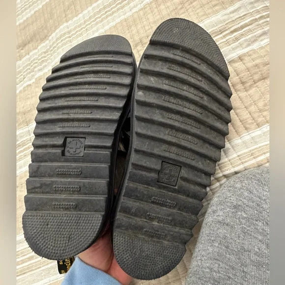 Dr. Martens Blaire Patent Leather Strap Sandals in black. Women’s size 10 - Picture 6 of 8